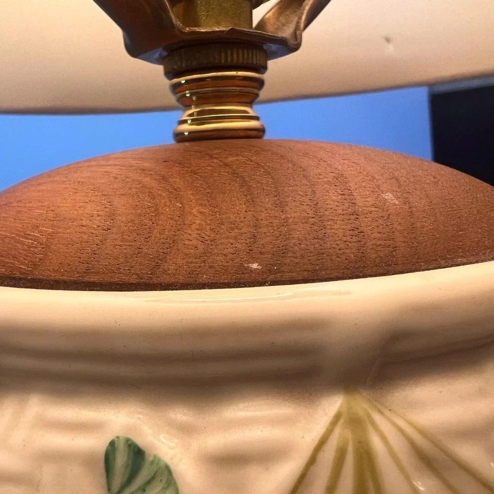 Vintage Belleek Ireland Shamrock Porcelain Table Lamp tested Working w Shade*